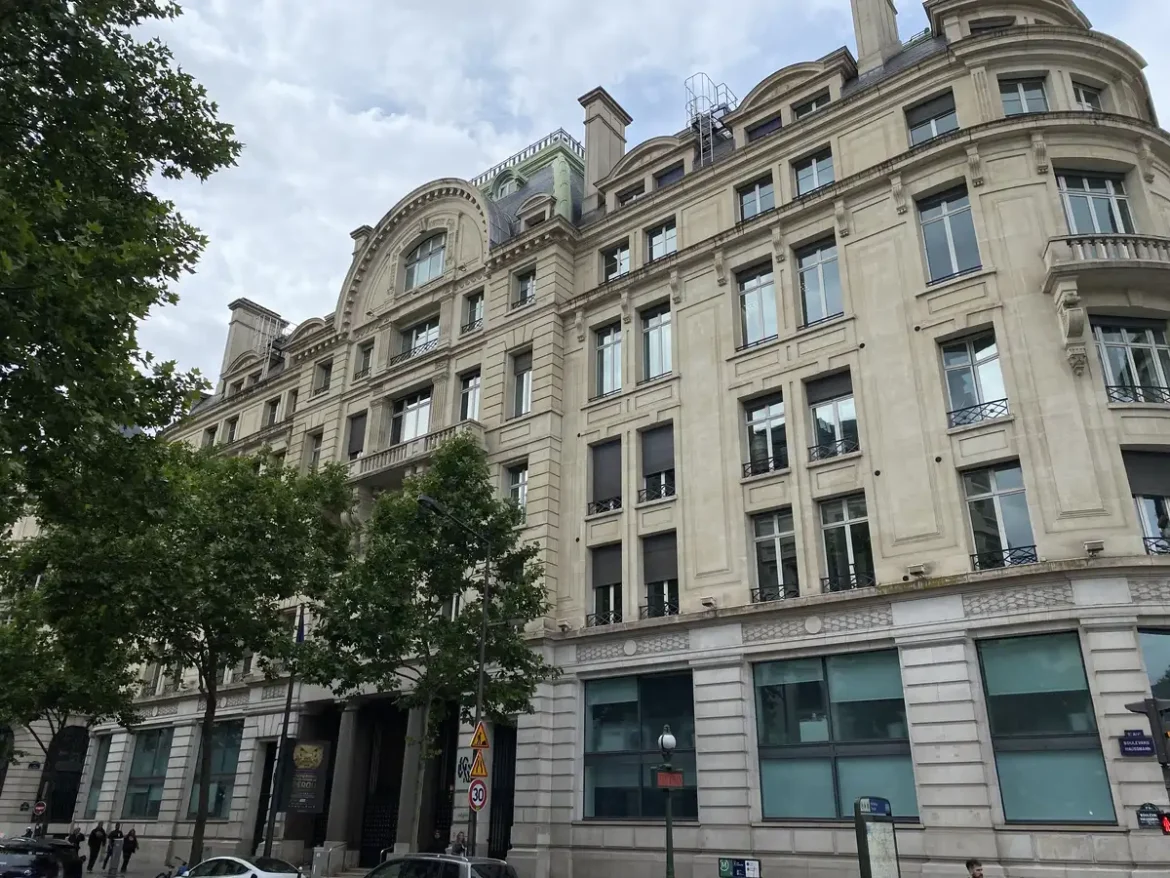Ouvrir un restaurant sans budget — prêts d'honneur, ACRE, crowdfunding